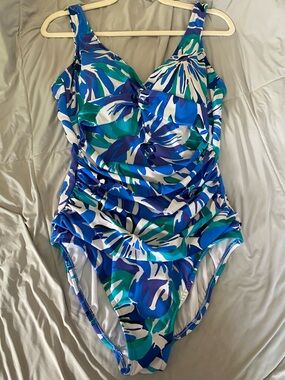 Croft & Barrow Floral Twist Ruched One-Piece Swimsuit in Blue & Teal